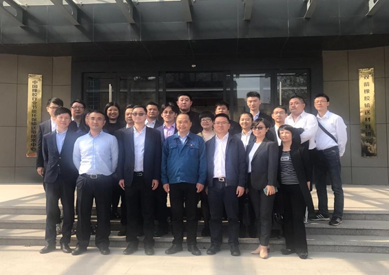 华福证券营业部优秀员工走进乐竞体育股份