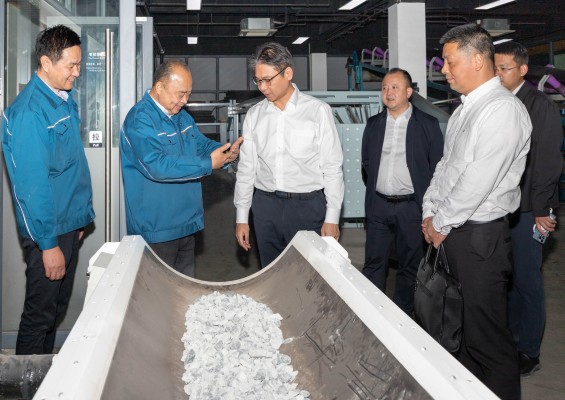 桐乡市委书记王坚莅临乐竞体育股份调研指导